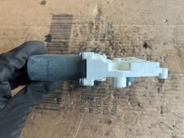 bontott VW JETTA Jobb hátsó Ablakemelő Motor