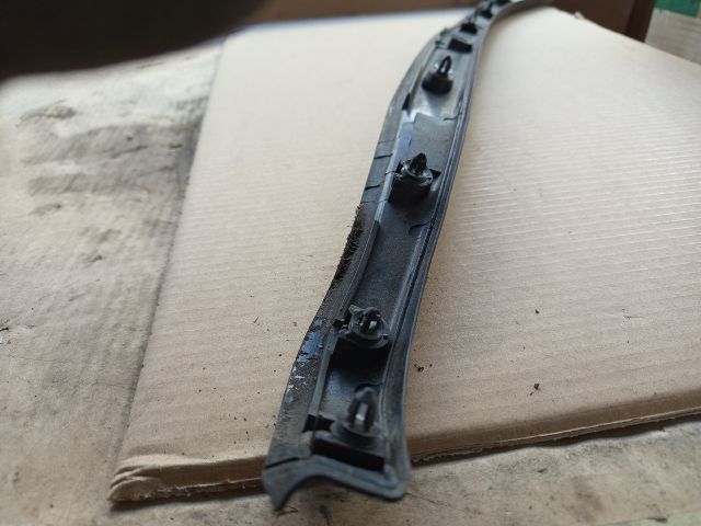 bontott VW JETTA Jobb hátsó Ajtó Díszléc