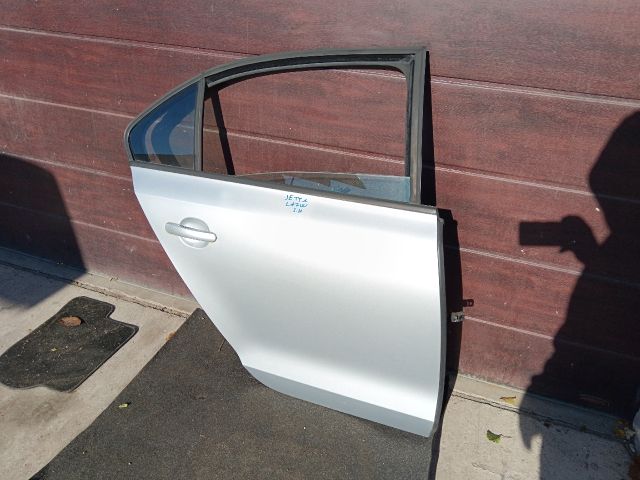 bontott VW JETTA Jobb hátsó Ajtó (Részeivel)