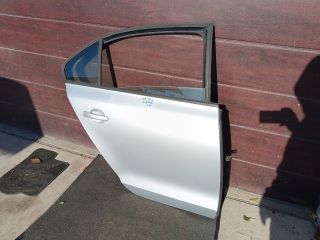 bontott VW JETTA Jobb hátsó Ajtó (Részeivel)