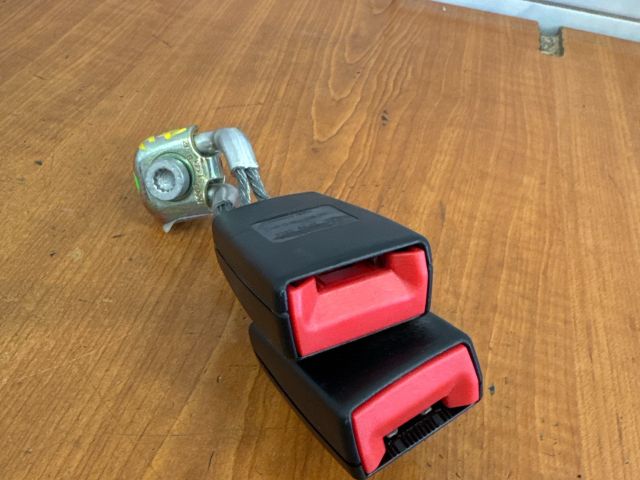 bontott VW JETTA Jobb hátsó Biztonsági Öv Csat