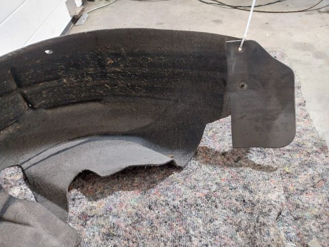 bontott VW JETTA Jobb hátsó Dobbetét (Kerékjárati, Műanyag)