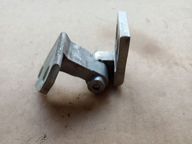 bontott VW JETTA Jobb hátsó Felső Zsanér