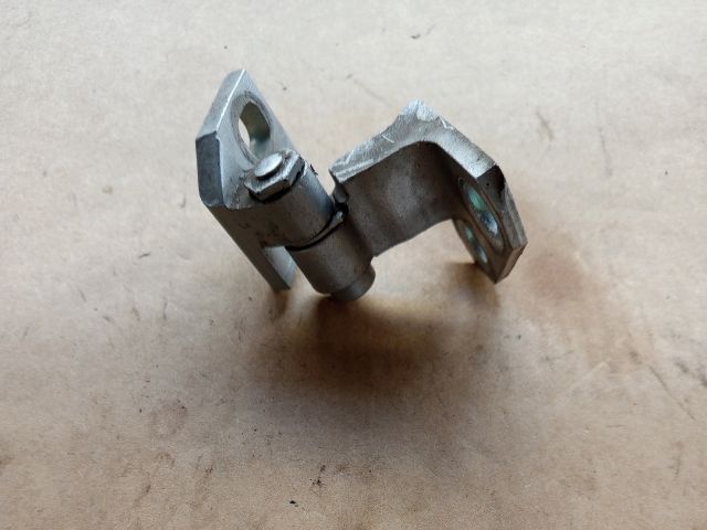 bontott VW JETTA Jobb hátsó Felső Zsanér