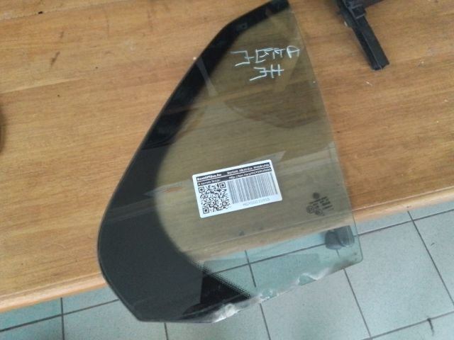 bontott VW JETTA Jobb hátsó Fixüveg (Ajtóban)