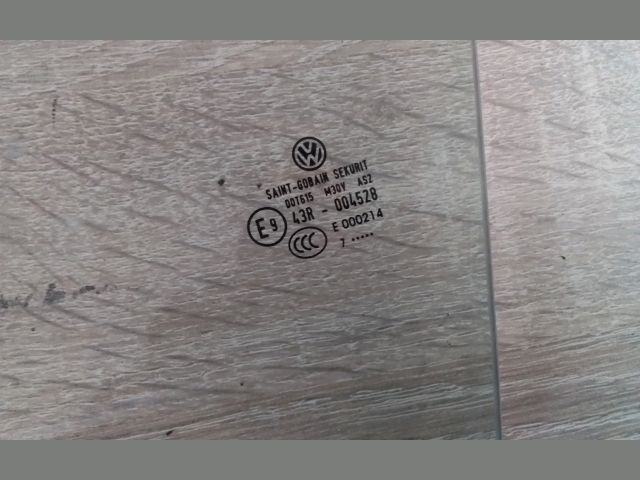 bontott VW JETTA Jobb hátsó Fixüveg (Ajtóban)