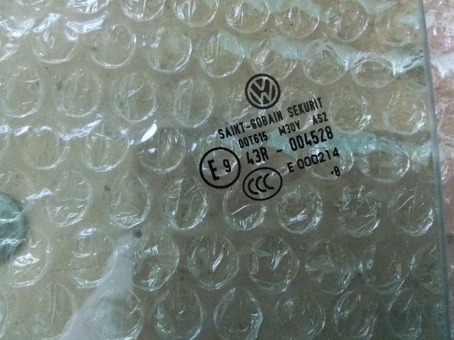 bontott VW JETTA Jobb hátsó Fixüveg (Ajtóban)