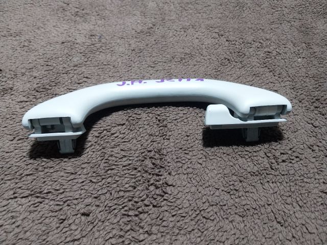 bontott VW JETTA Jobb hátsó Kapaszkodó (Felső)