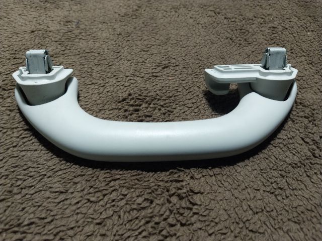 bontott VW JETTA Jobb hátsó Kapaszkodó (Felső)