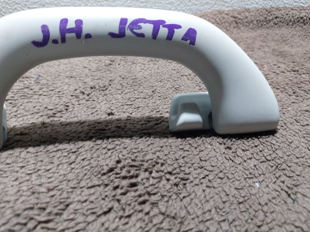 bontott VW JETTA Jobb hátsó Kapaszkodó (Felső)