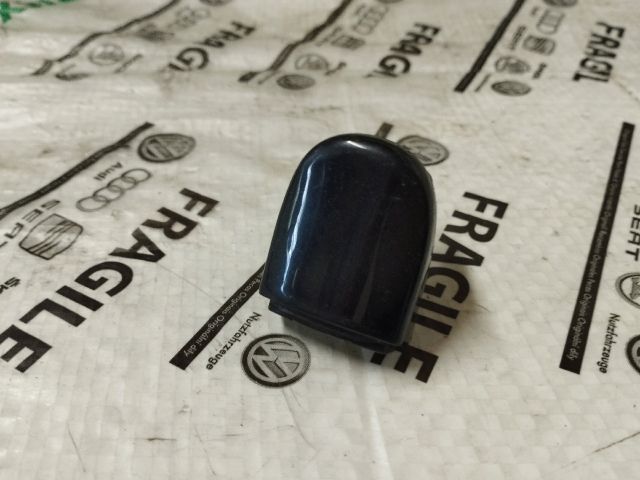 bontott VW JETTA Jobb hátsó Kilincs Burkolat