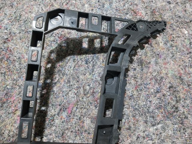 bontott VW JETTA Jobb hátsó Lökhárító Tartó (Műanyag)