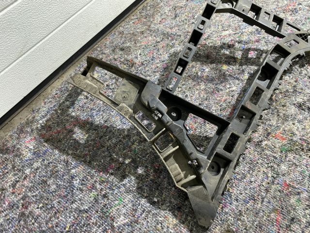 bontott VW JETTA Jobb hátsó Lökhárító Tartó (Műanyag)