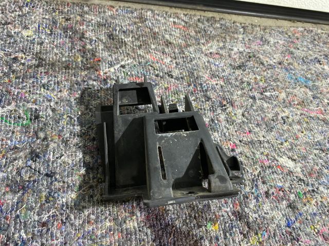 bontott VW JETTA Jobb hátsó Oldal Lökhárító Tartó (Műanyag)