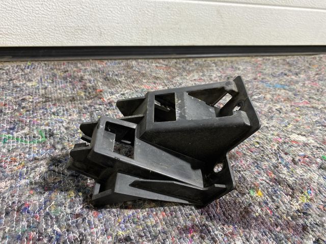 bontott VW JETTA Jobb hátsó Oldal Lökhárító Tartó (Műanyag)