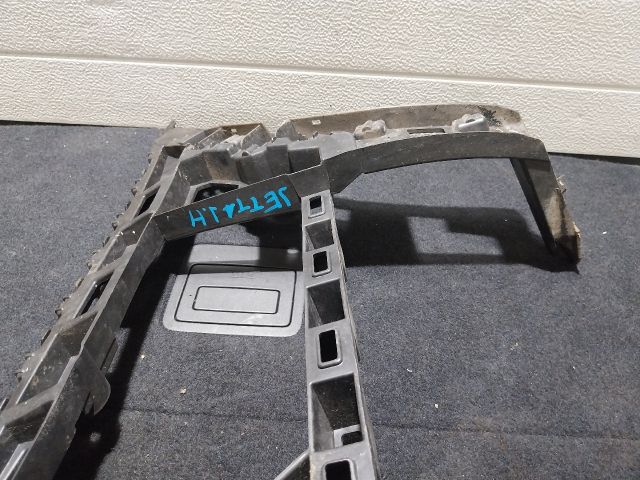 bontott VW JETTA Jobb hátsó Oldal Lökhárító Tartó (Műanyag)