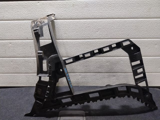 bontott VW JETTA Jobb hátsó Oldal Lökhárító Tartó (Műanyag)