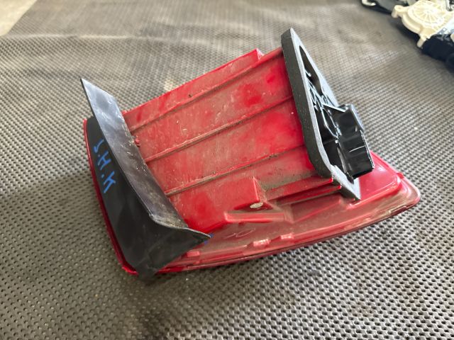 bontott VW JETTA Jobb Külső Hátsó Lámpa