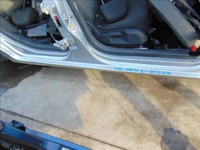 bontott VW JETTA Jobb Küszöb