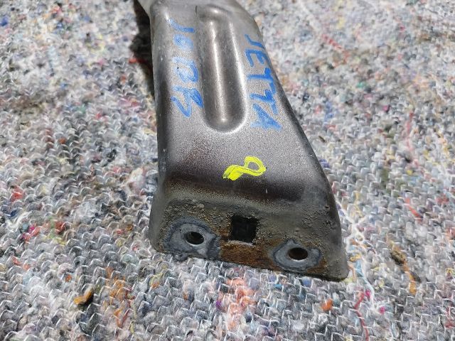 bontott VW JETTA Jobb Sárvédő Oldaltartó