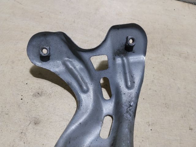 bontott VW JETTA Jobb Sárvédő Oldaltartó