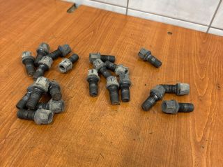 bontott VW JETTA Kerék Csavar Szett