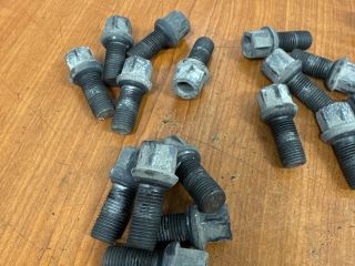 bontott VW JETTA Kerék Csavar Szett