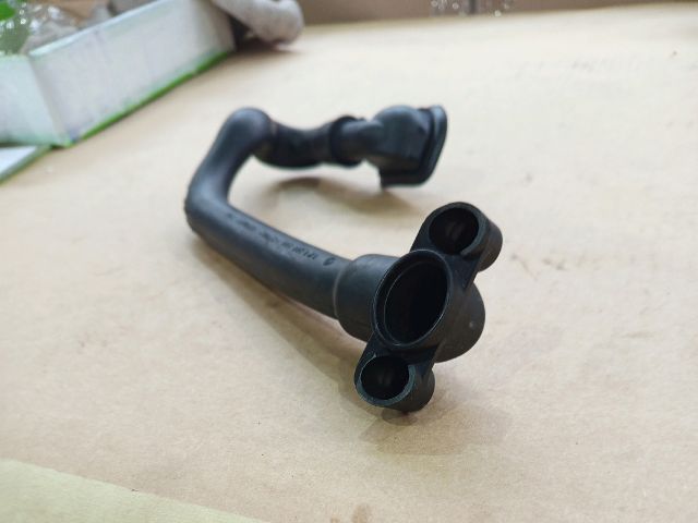 bontott VW JETTA Kesztyűtartó Hűtő Cső