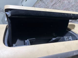 bontott VW JETTA Kesztyűtartó