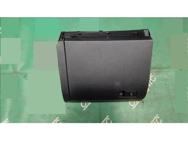 bontott VW JETTA Kesztyűtartó