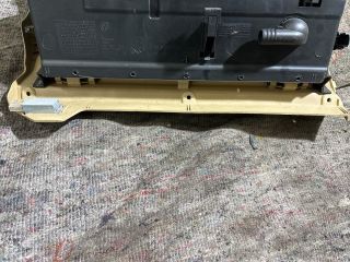 bontott VW JETTA Kesztyűtartó