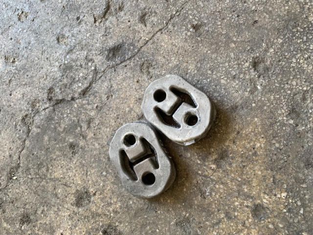 bontott VW JETTA Kipufogó Tartó