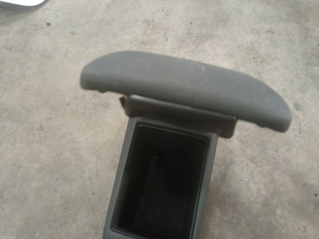 bontott VW JETTA Könyöklő