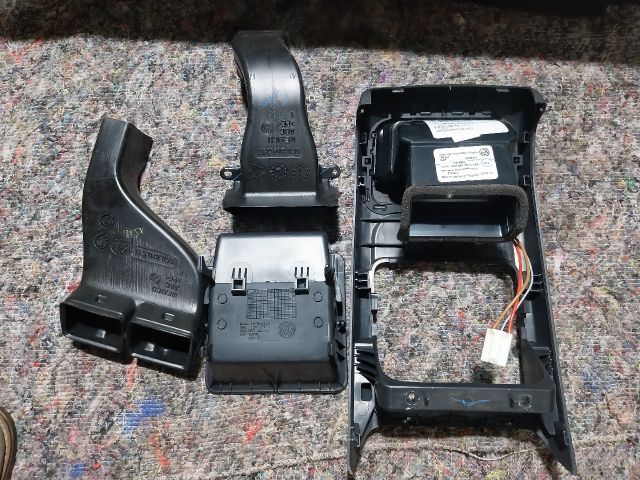 bontott VW JETTA Könyöklő