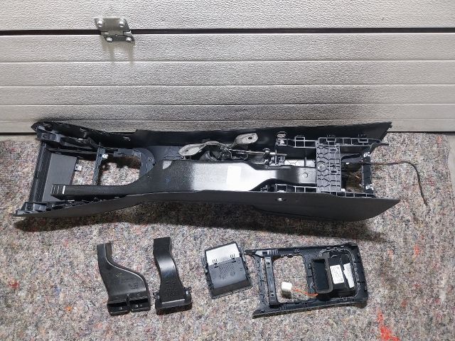 bontott VW JETTA Könyöklő