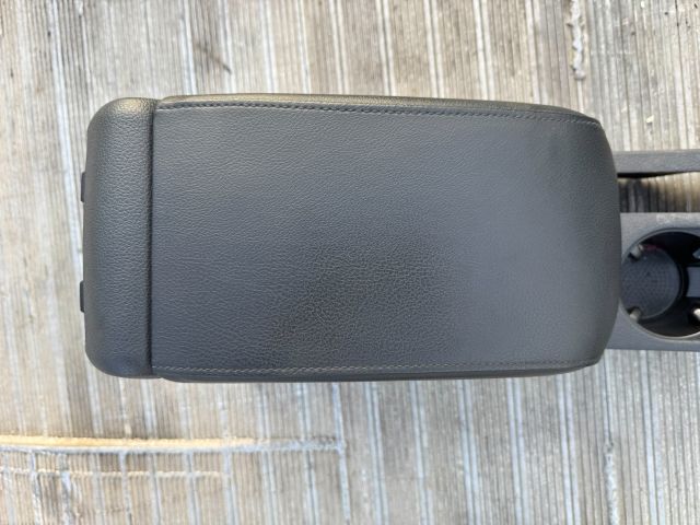 bontott VW JETTA Könyöklő