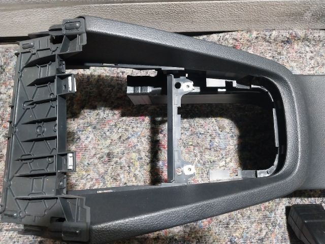 bontott VW JETTA Könyöklő