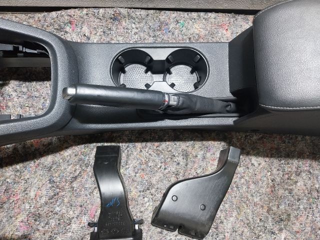 bontott VW JETTA Könyöklő