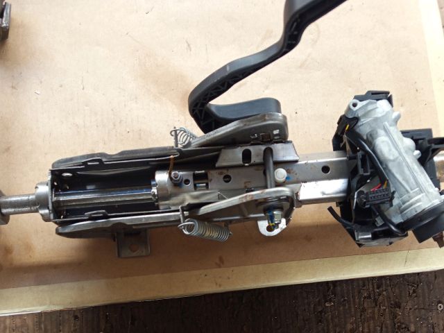 bontott VW JETTA Kormányoszlop Kormányzárral