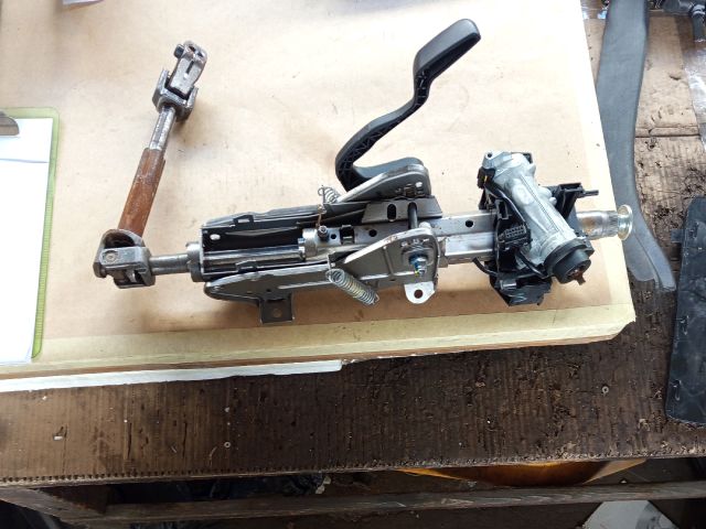 bontott VW JETTA Kormányoszlop Kormányzárral