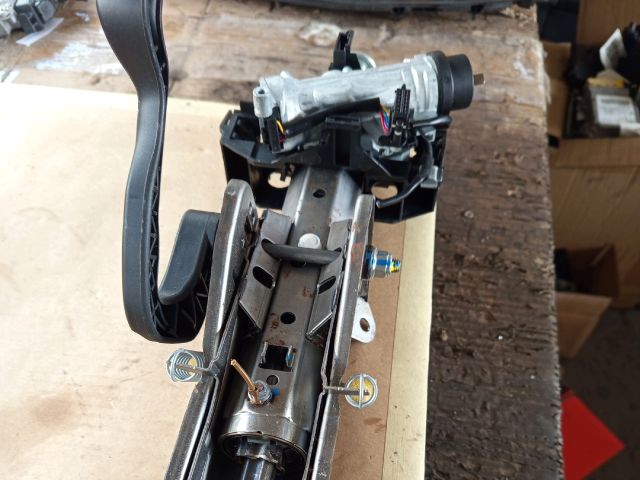 bontott VW JETTA Kormányoszlop Kormányzárral