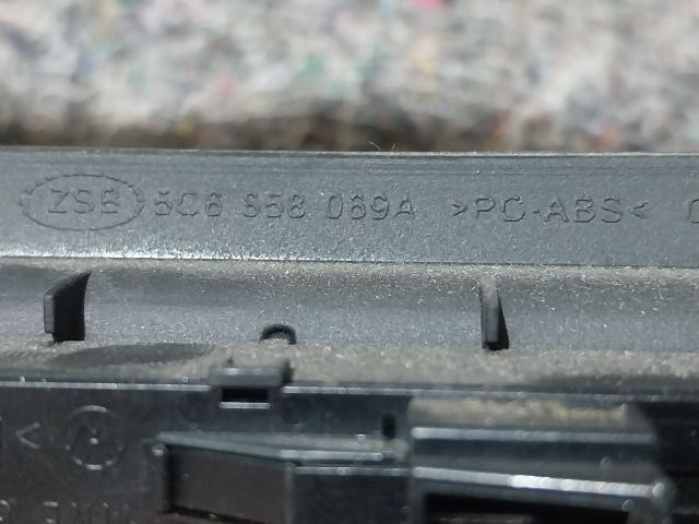 bontott VW JETTA Középkonzol Keret