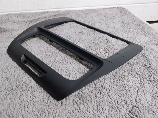 bontott VW JETTA Középkonzol Keret