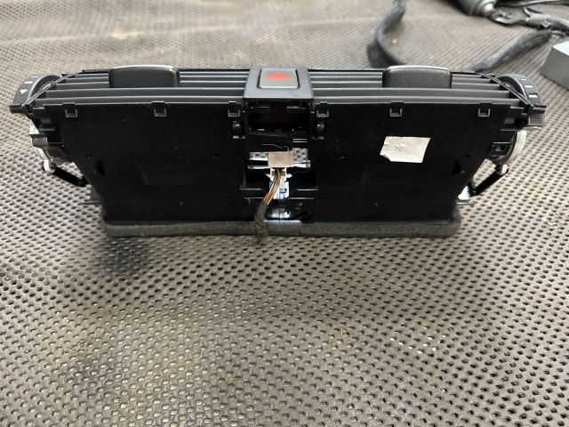 bontott VW JETTA Középső Szellőző