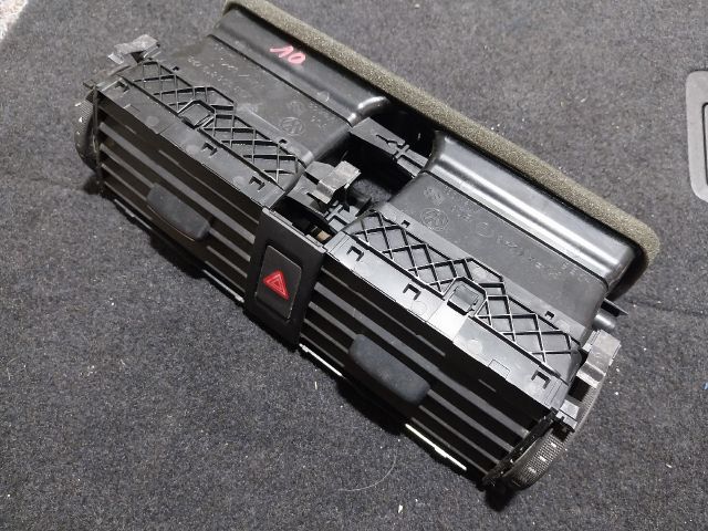 bontott VW JETTA Középső Szellőző