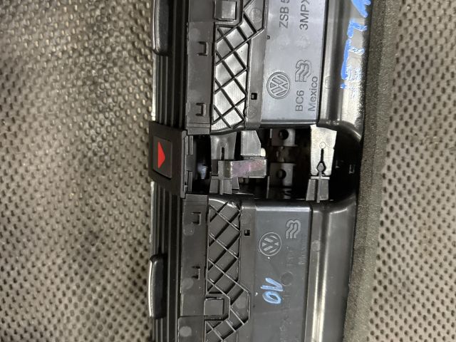 bontott VW JETTA Középső Szellőző