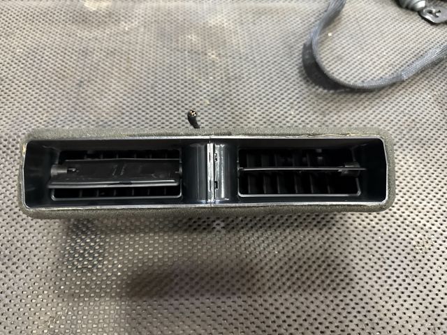 bontott VW JETTA Középső Szellőző