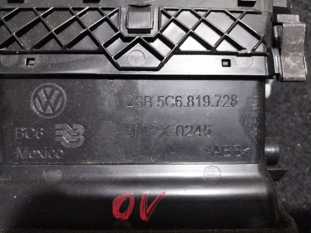 bontott VW JETTA Középső Szellőző