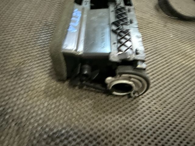 bontott VW JETTA Középső Szellőző