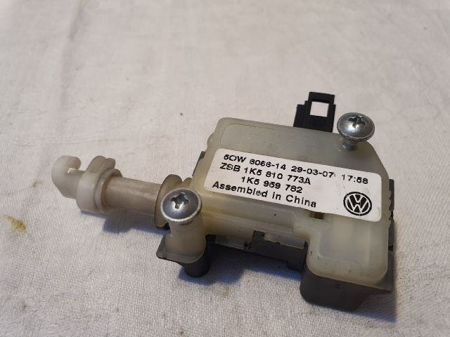 bontott VW JETTA Központizár Motor Tankajtó